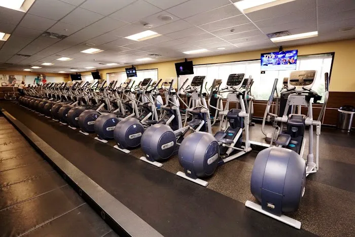 24 Hour Fitness Picture 5