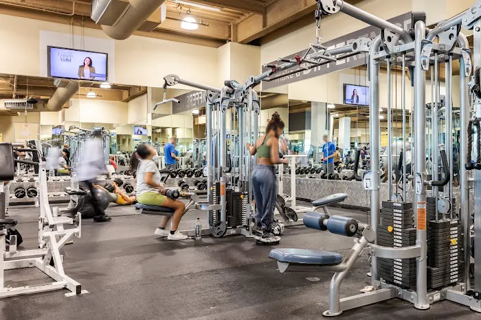 24 Hour Fitness Picture 6