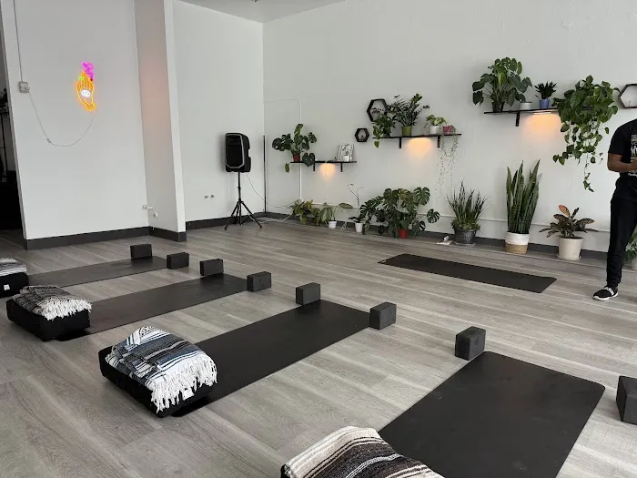 Body Art Noire Picture 1