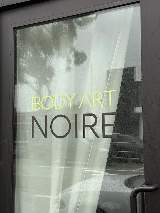 Body Art Noire Picture 2