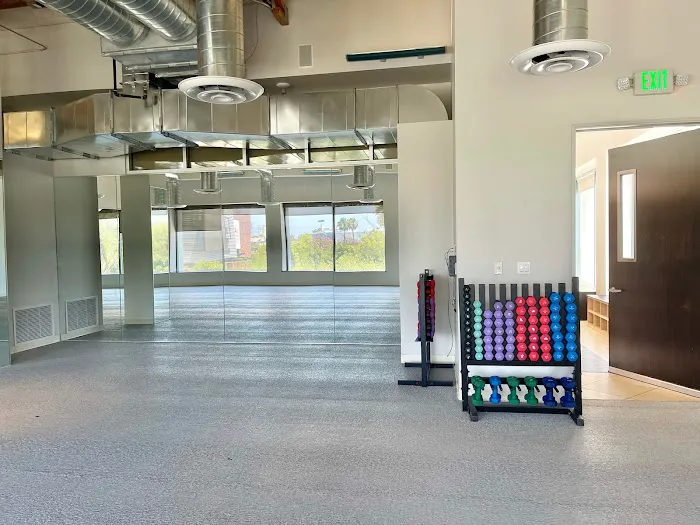 Hot 8 Yoga Picture 6