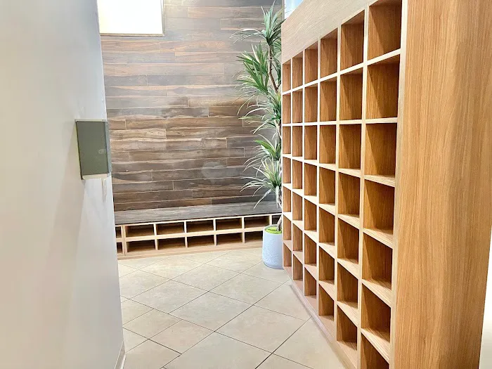 Hot 8 Yoga Picture 10