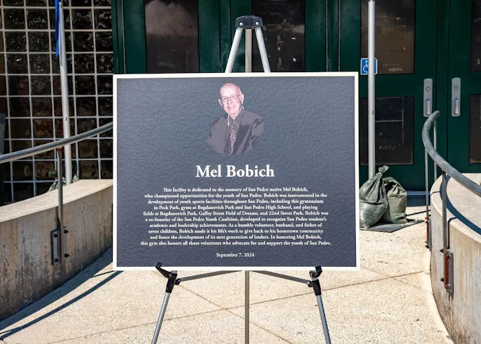 Peck Park Gymnasium Picture 2