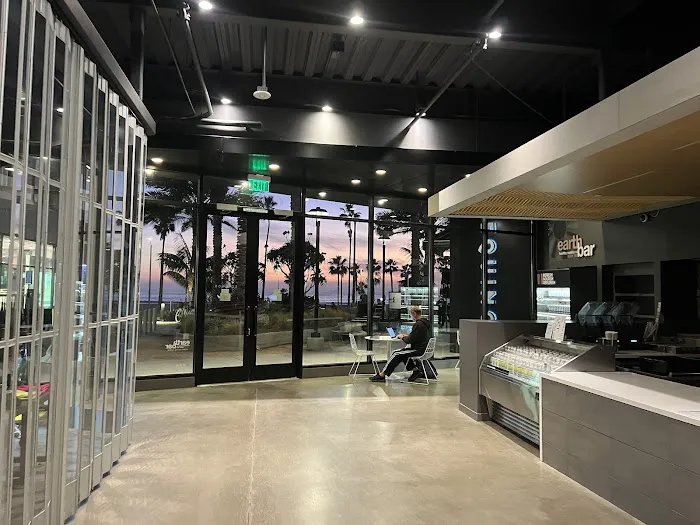 Equinox Huntington Beach Picture 2