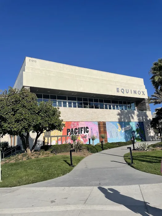 Equinox Huntington Beach Picture 4