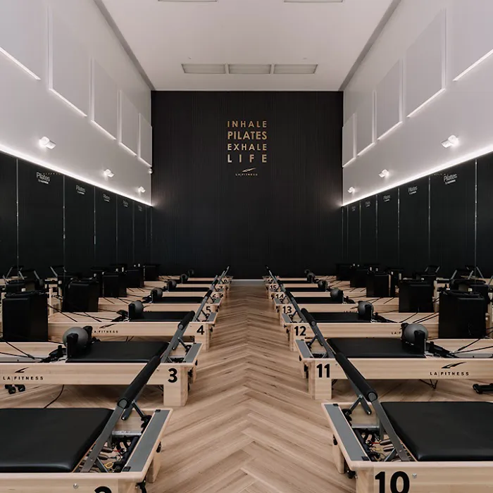 LA Fitness Picture 7