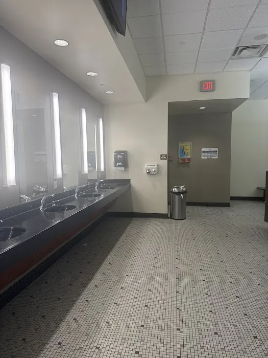 LA Fitness Picture 8