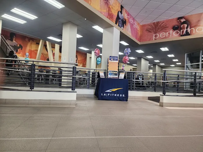 LA Fitness Picture 4