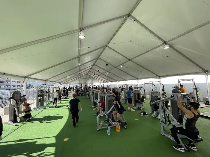 Gold's Gym Glendale Picture 3