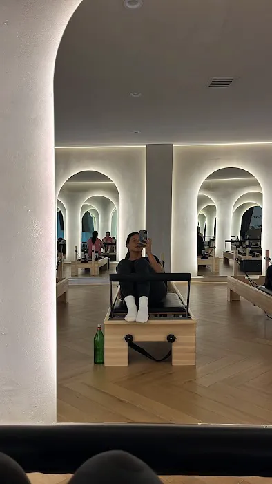 Curv'd Studio Picture 7