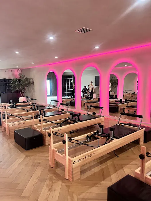 Curv'd Studio Picture 4