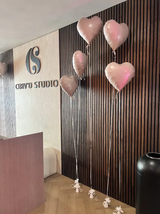 Curv'd Studio Picture 2