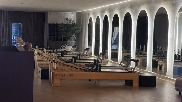 Curv'd Studio Picture 8