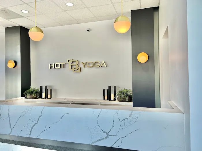 Hot 8 Yoga Picture 4