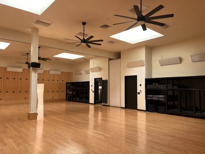 Veda Yoga - La Cienega Picture 7