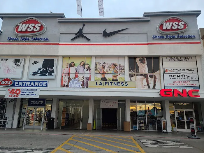 LA Fitness Picture 9