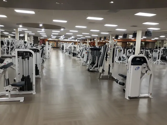 LA Fitness Picture 4