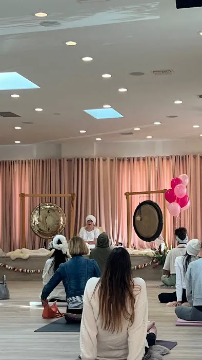 Nine Treasures Yoga Picture 8