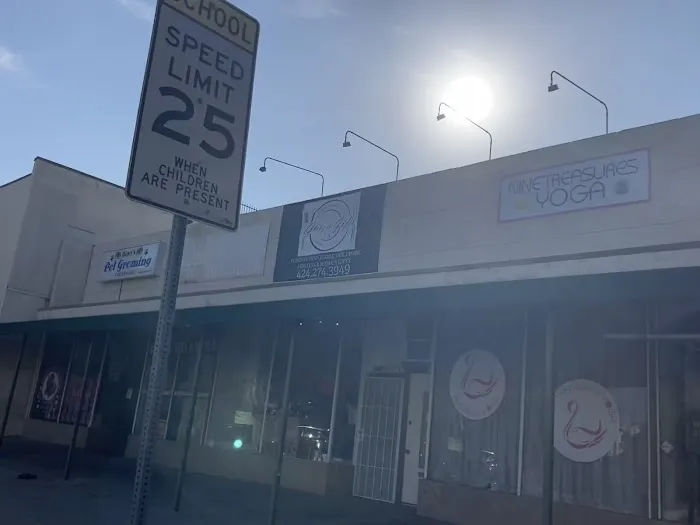 Nine Treasures Yoga Picture 3