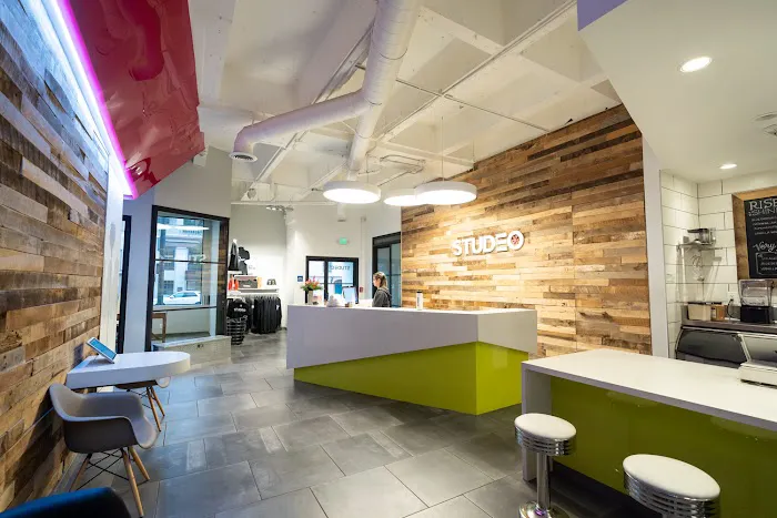 Studeo Beverly Hills Picture 2