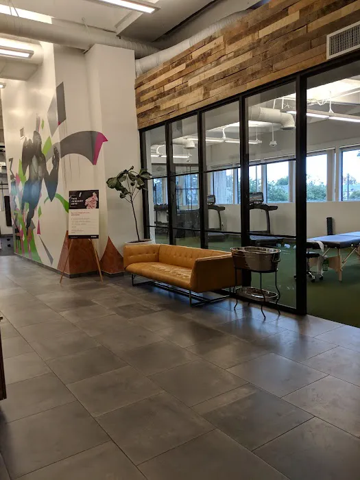 Studeo Beverly Hills Picture 8