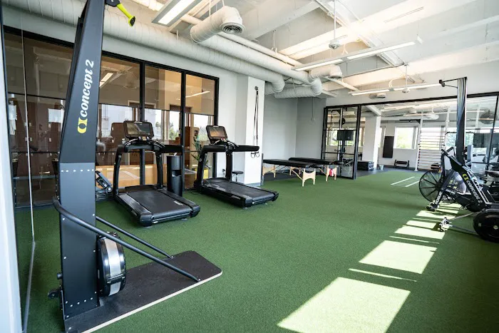 Studeo Beverly Hills Picture 9