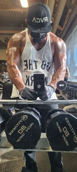 24 Hour Fitness Picture 2