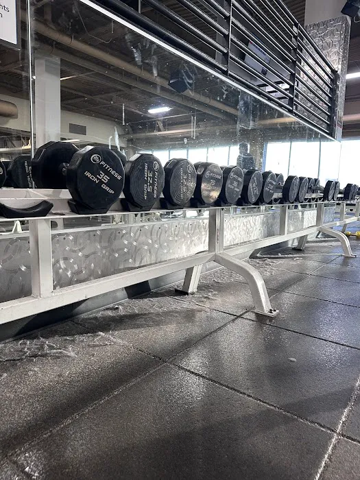 24 Hour Fitness Picture 3