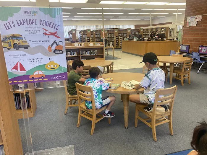 Beach Kids Yoga Picture 3