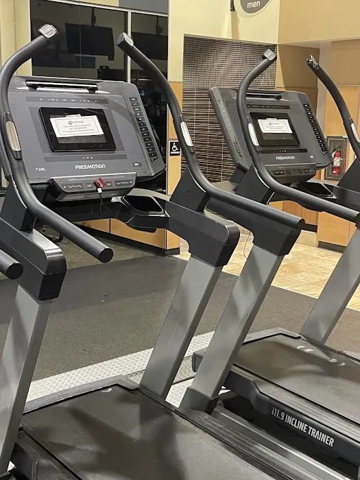 24 Hour Fitness Picture 3