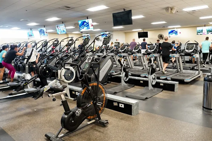 24 Hour Fitness Picture 8