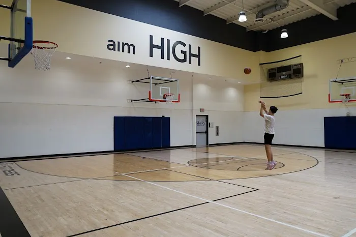 24 Hour Fitness Picture 7