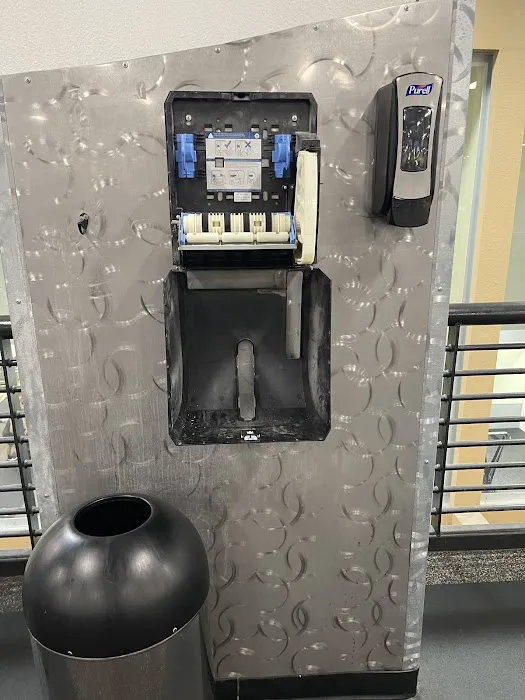 24 Hour Fitness Picture 6