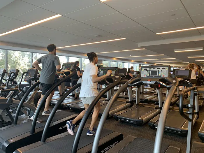 Equinox Glendale Picture 8