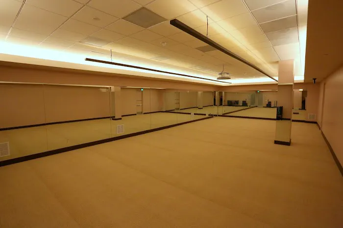 Hot 8 Yoga Picture 8