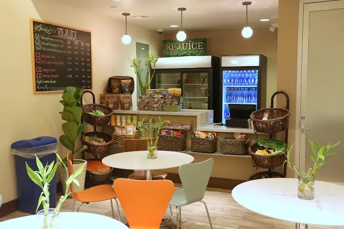 Hot 8 Yoga Picture 6