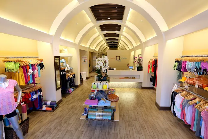 Hot 8 Yoga Picture 10