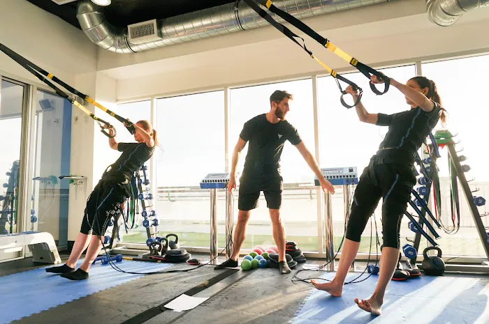 Element Fitness - Gym Beverly Hills Picture 9