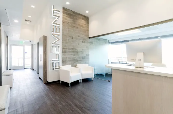 Element Fitness - Gym Beverly Hills Picture 2