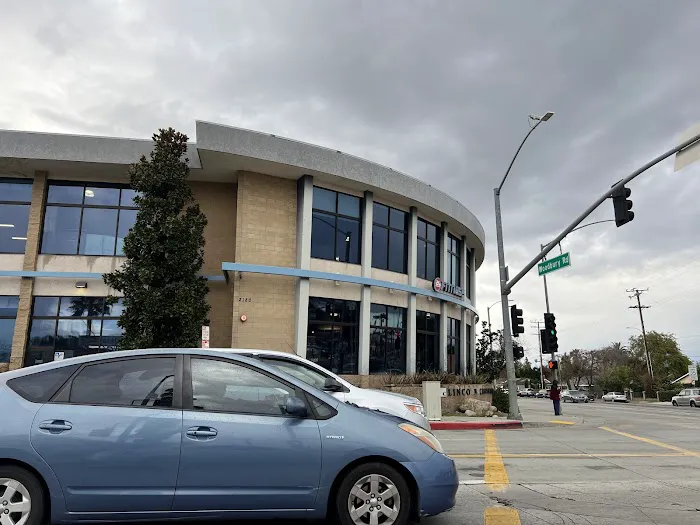 24 Hour Fitness Picture 8