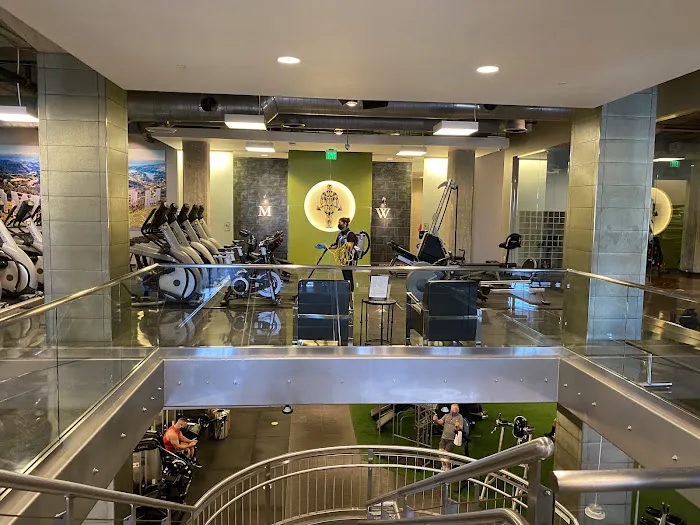 Gold's Gym Hollywood Picture 3