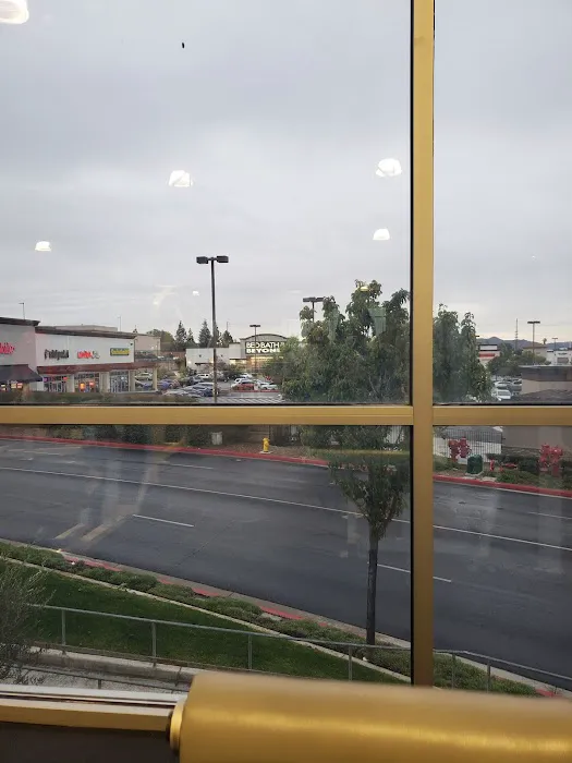 24 Hour Fitness Picture 4