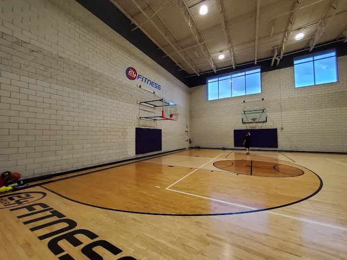 24 Hour Fitness Picture 9