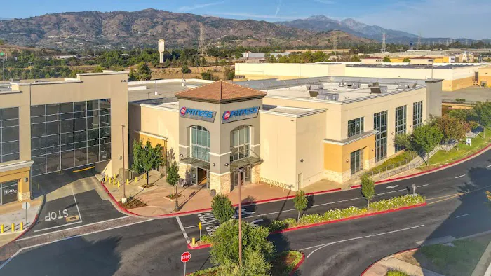 24 Hour Fitness Picture 2