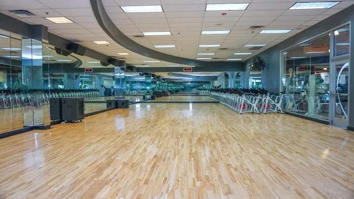 24 Hour Fitness Picture 3