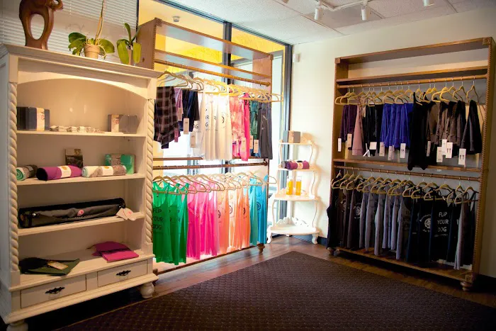 Red Diamond Yoga Palms Picture 4