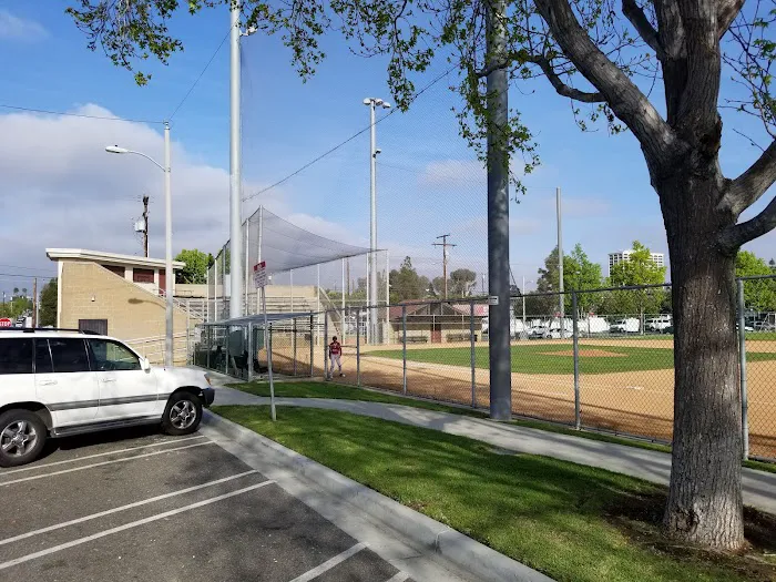 Luke Davis Field Picture 4