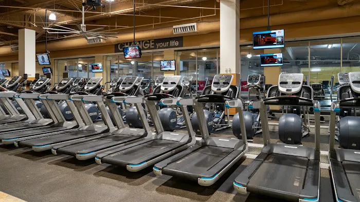 24 Hour Fitness Picture 3