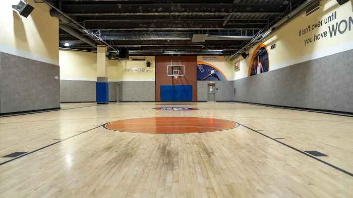 24 Hour Fitness Picture 2