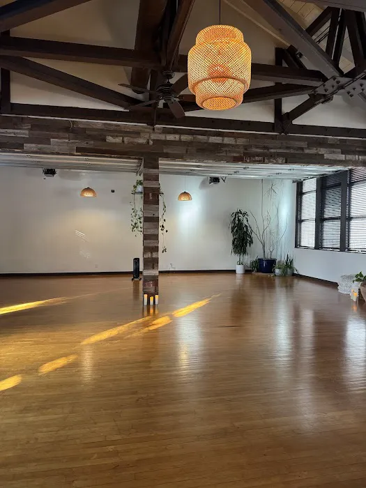 Enjoy Yoga Picture 3